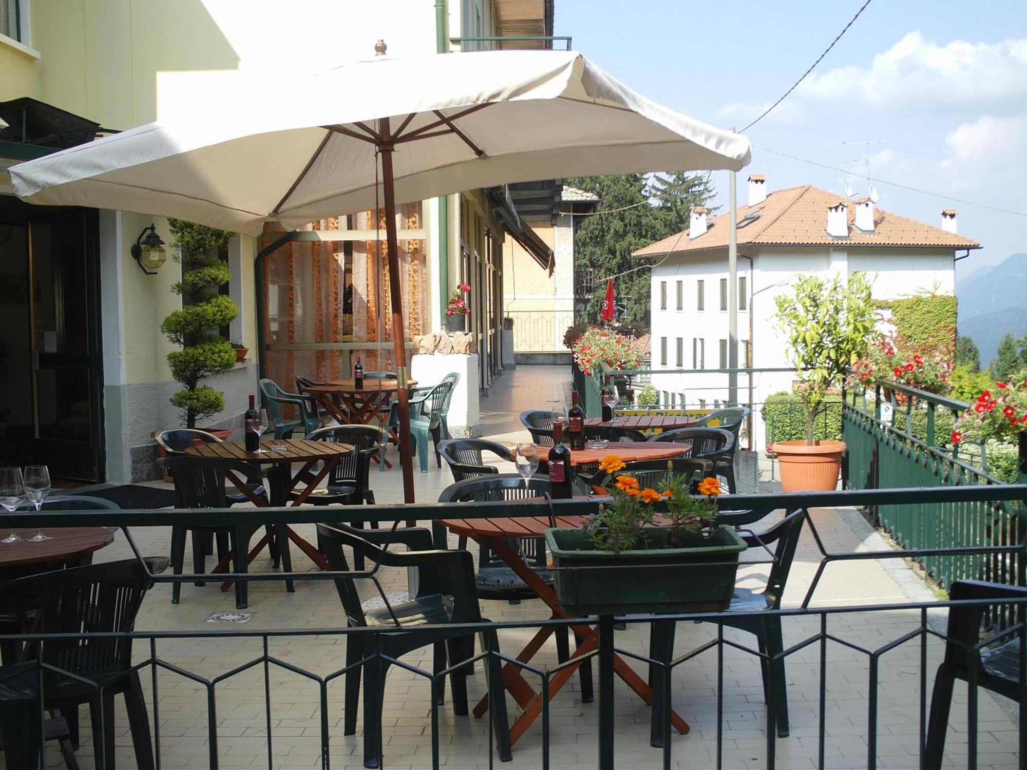 Budget Hotel Vittoria & Ristorante Марцио Экстерьер фото